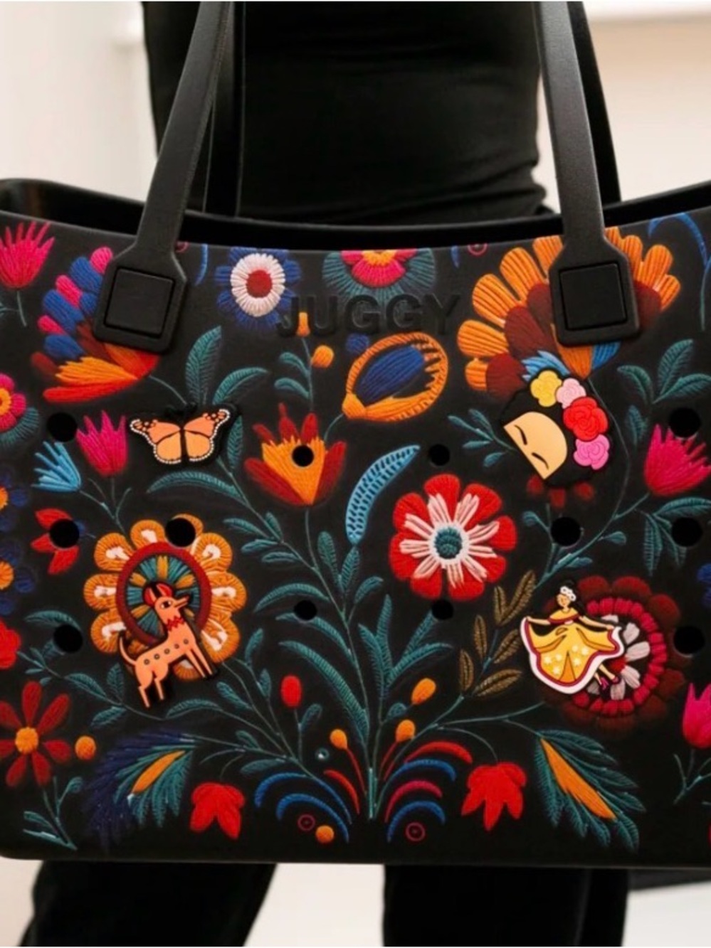 Mexistuff Black Floral Embroidered Tote